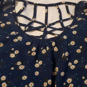 Multicolor  summer top with little daisies